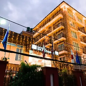 https://himalayan-suite-hotel.hotels-kathmandu.com
