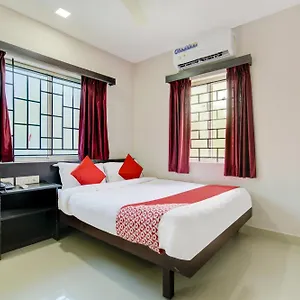 https://oyo-73858-saligram-residency.kerala-hotels.net